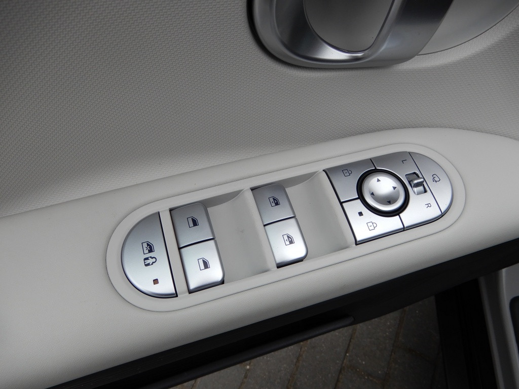Hyundai Ioniq 5 connect 73kwh | zeer nette auto! | 1e eigenaar | navigatie 