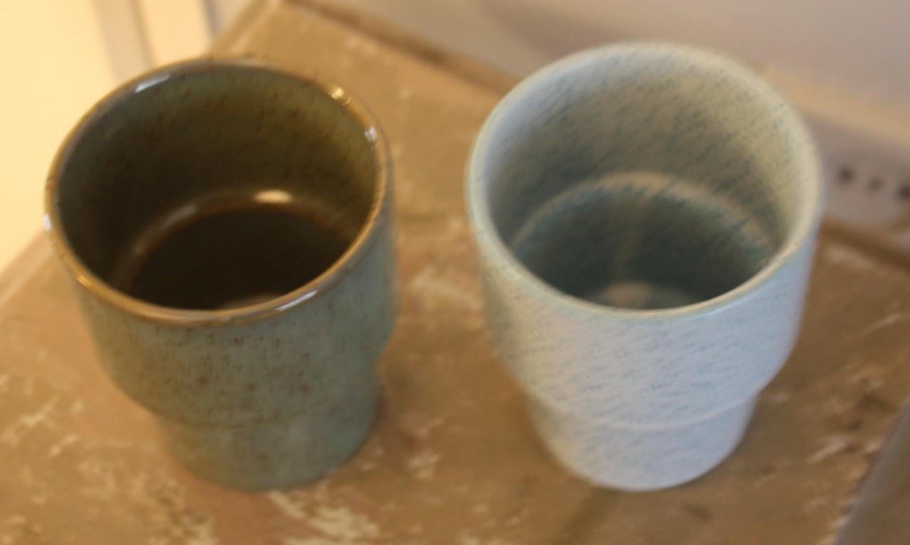 Set van 2 mokken blauw en groen