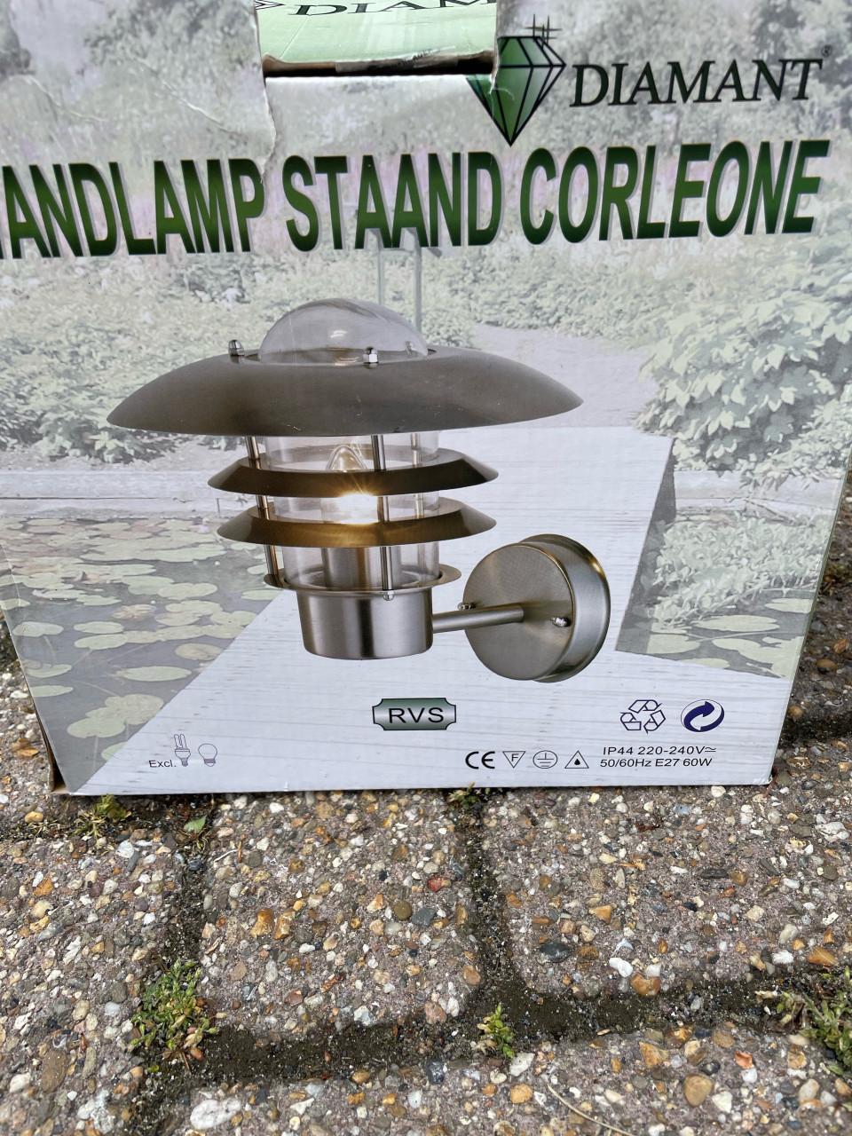 2 nieuwe buitenlampen