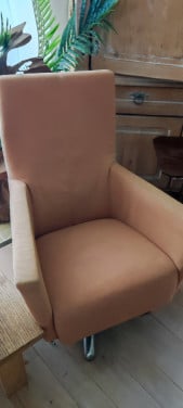 Compacte draai fauteuil / draai stoel, in goede staat