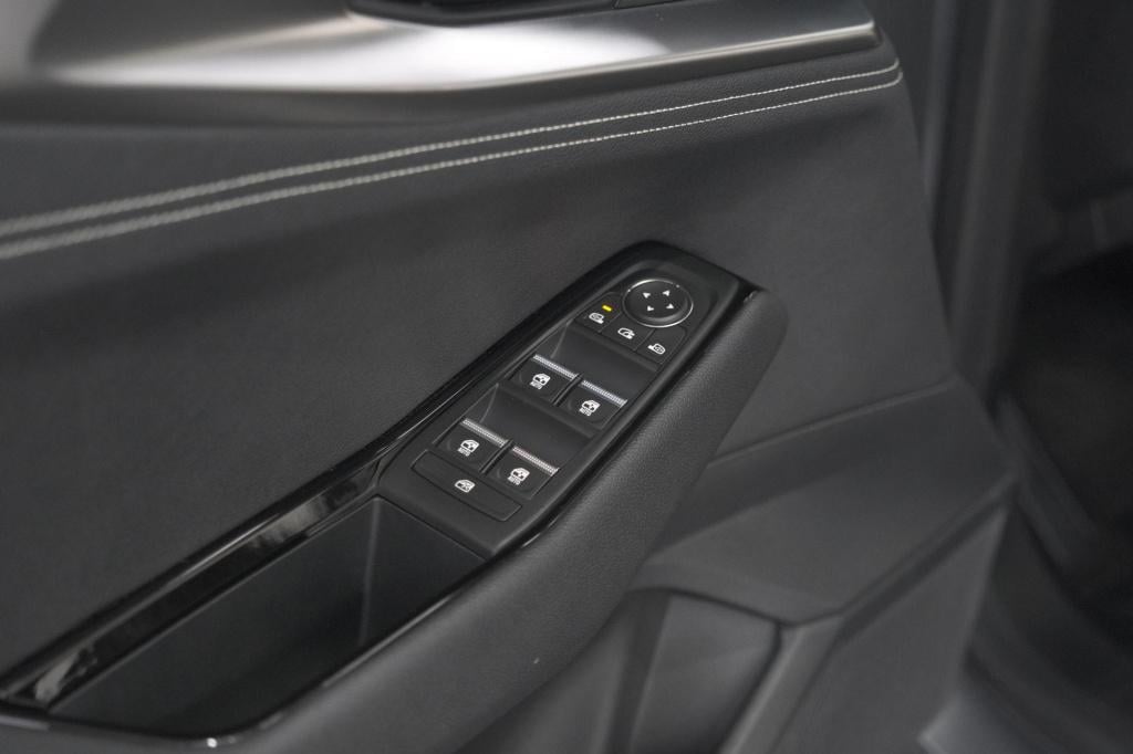 Renault Austral 1.2 e-tech full hybrid 200 techno | 360 camera | panoramada