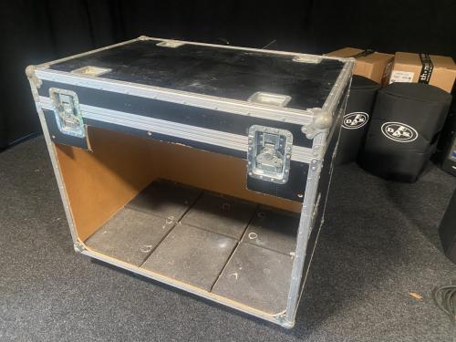 Flightcase groot (tafel/DJ-booth/opslagkast/etc) - GRATIS AFHALEN
