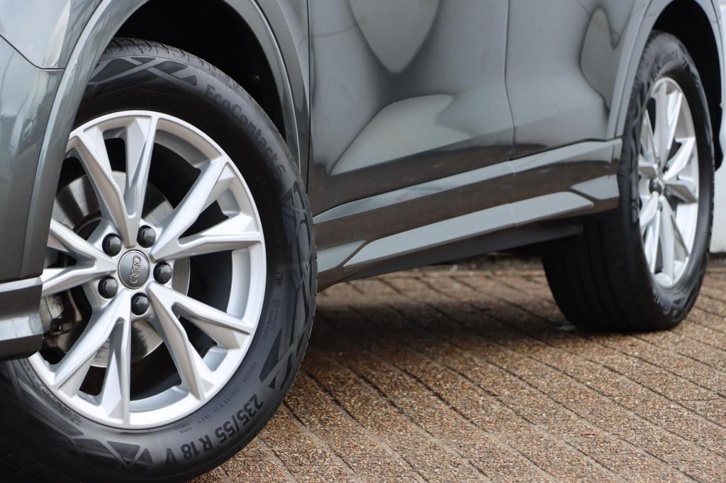 Audi Q3 35 tfsi s line 150pk s-tronic