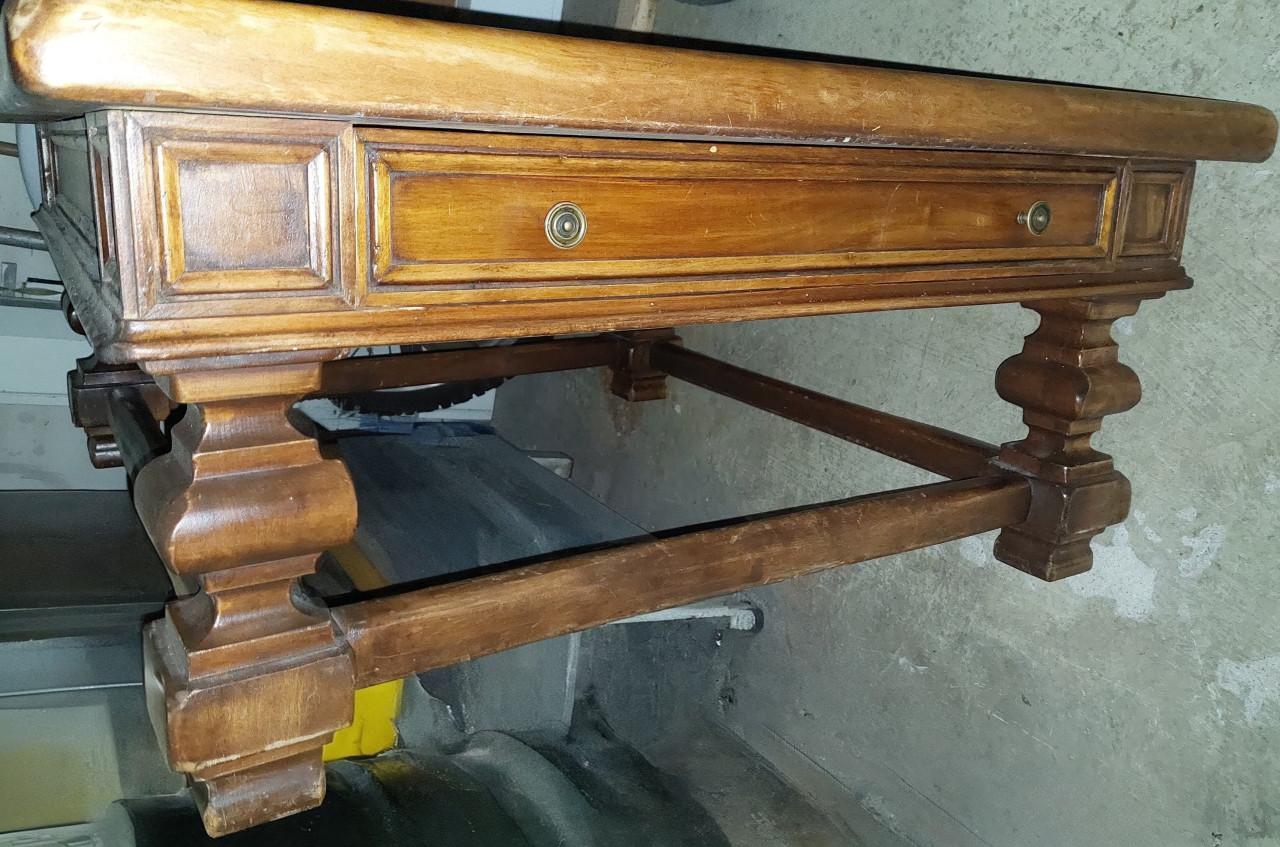 Prachtige eiken salontafel met lade