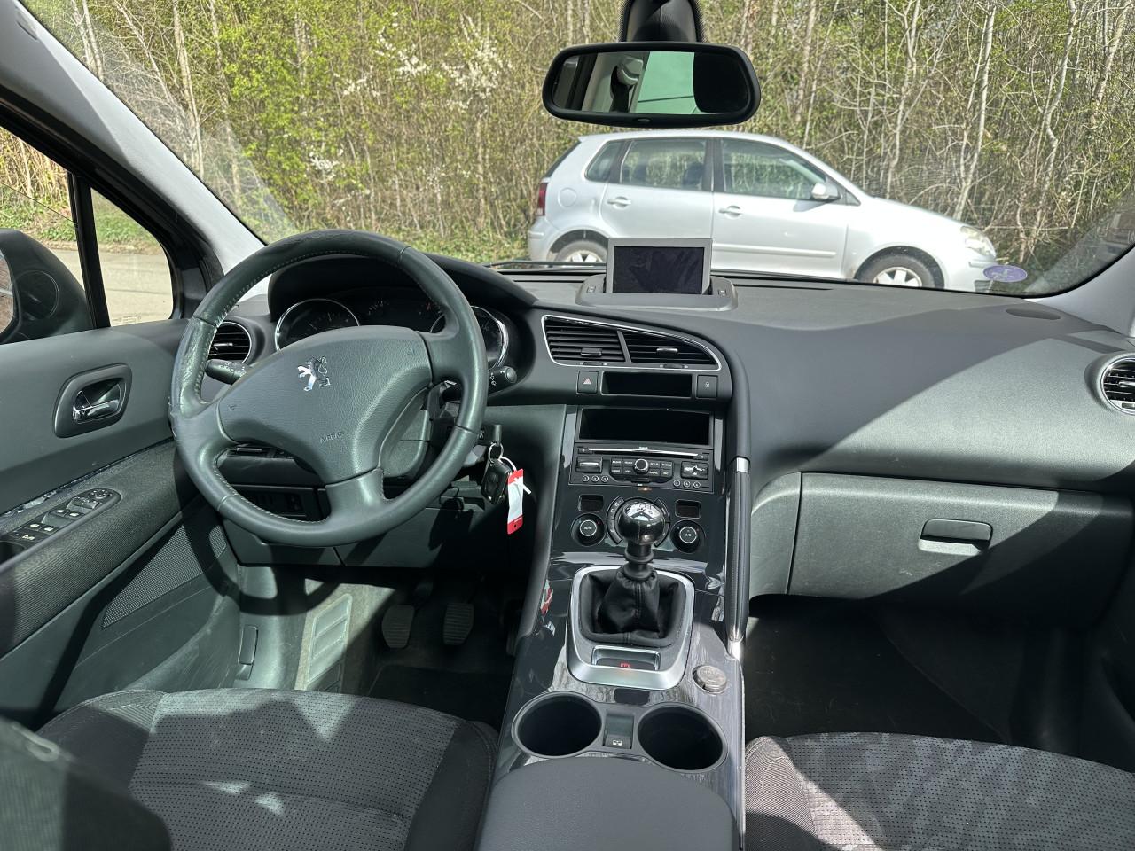 Peugeot 3008 1.6i airco, pano, cruise, parkeersensoren, 136.dkm