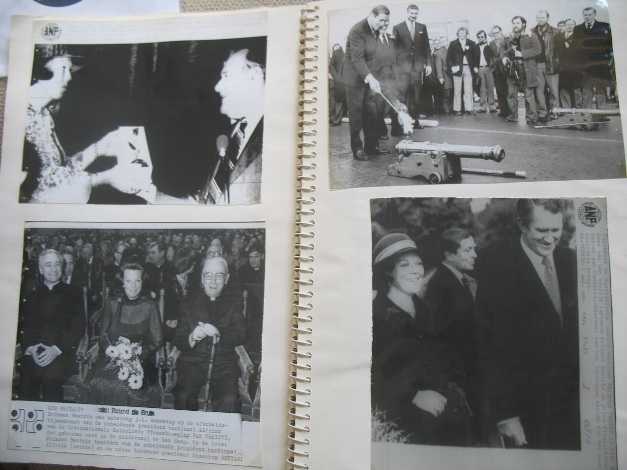 3 albums met (pers-) foto's Koninklijke familie jaren '70