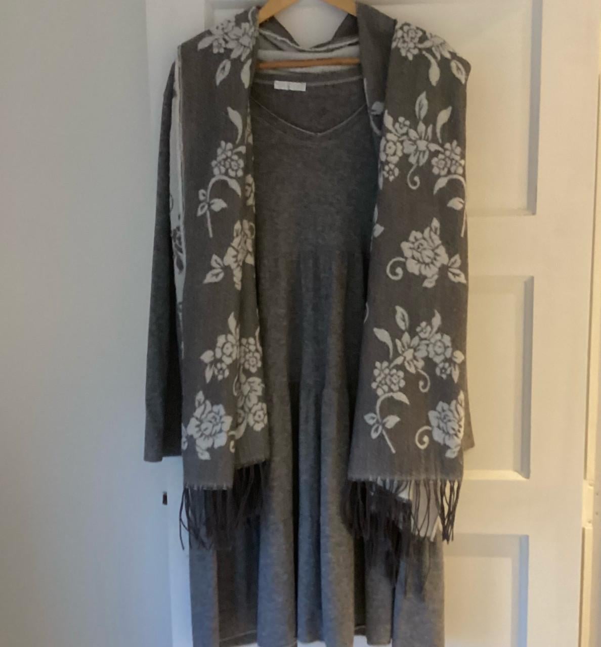 Lekker warme winterjurk met grote sjaal xl