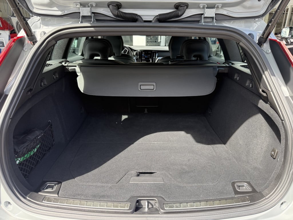 Volvo V60 t6 398pk recharge plus dark| adap.cruise| 360camera| trekaak