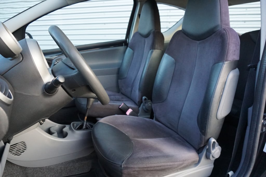 Peugeot 107 1.0-12v xr airco / elektr. ramen