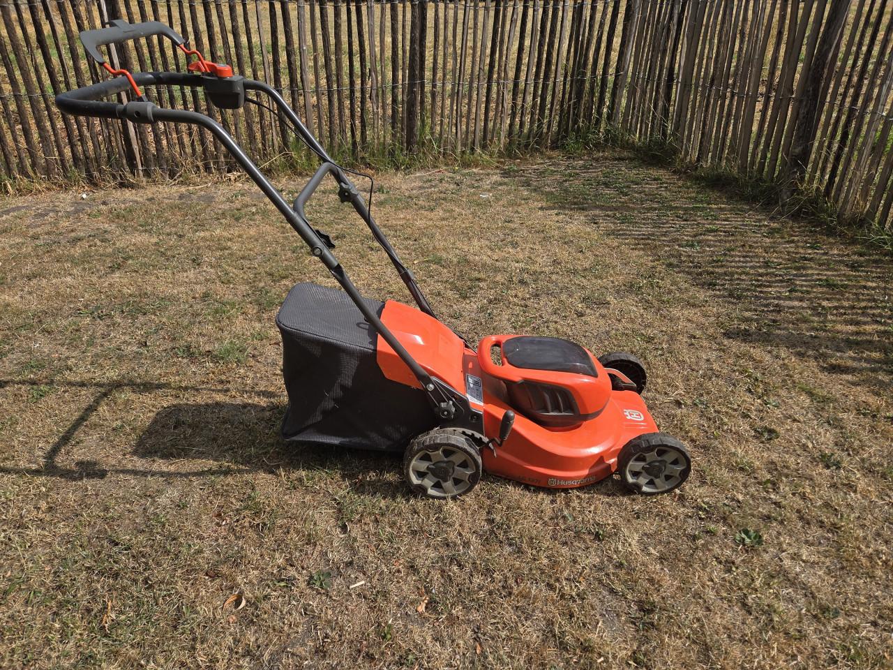 Husqvarna LC 137i accu grasmaaier