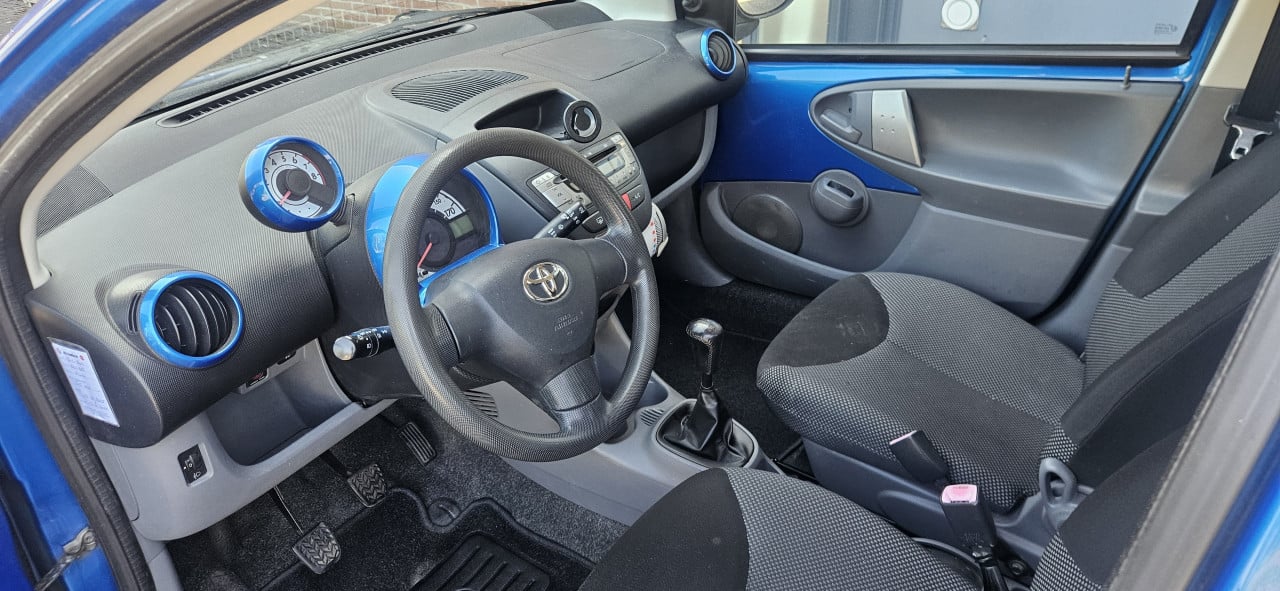 Zuinige TOYOTA AYGO Dynamic Blue
