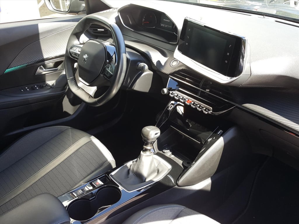 Peugeot 2008 1.2 puretech 100pk allure pack navigatie | apple carplay & and