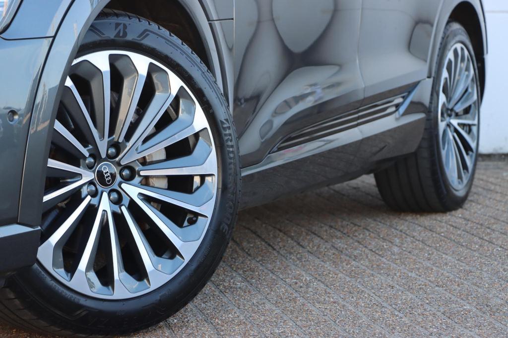 Audi E-tron 55 quattro s edition 95 kwh 408pk