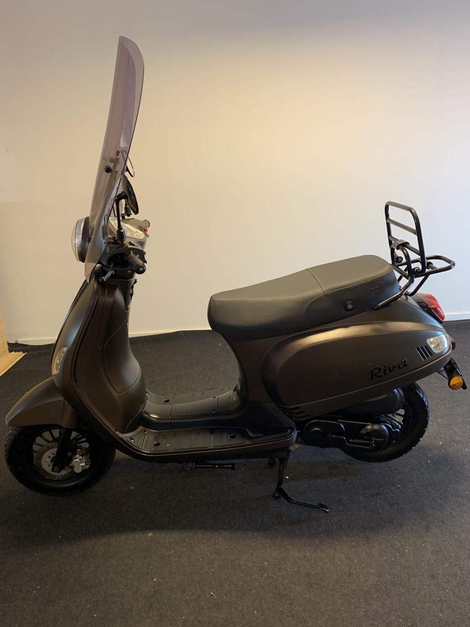 BTC RIVA MET WINDSCHERM NU 695,= RIJKLAAR