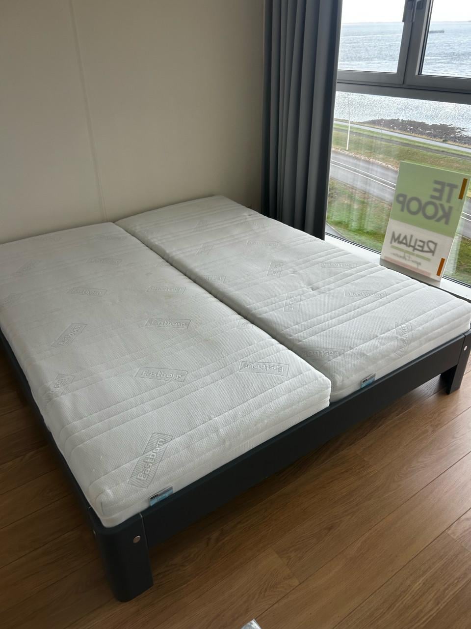 Auping tweepersoonsbed incl. Eastborn matrassen