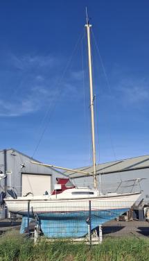 Hurley 700 kajuitzeilboot