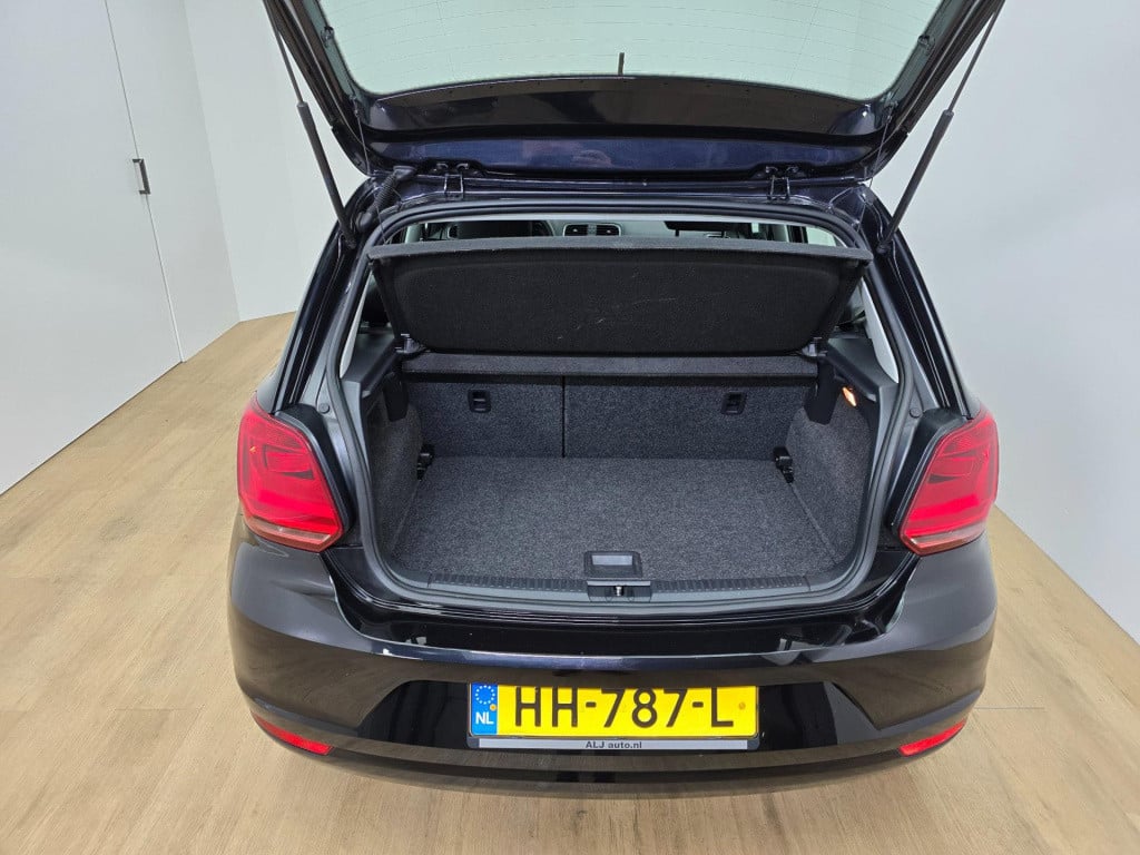Volkswagen Polo occasion comfortline black edition met cruisecontrol en leu