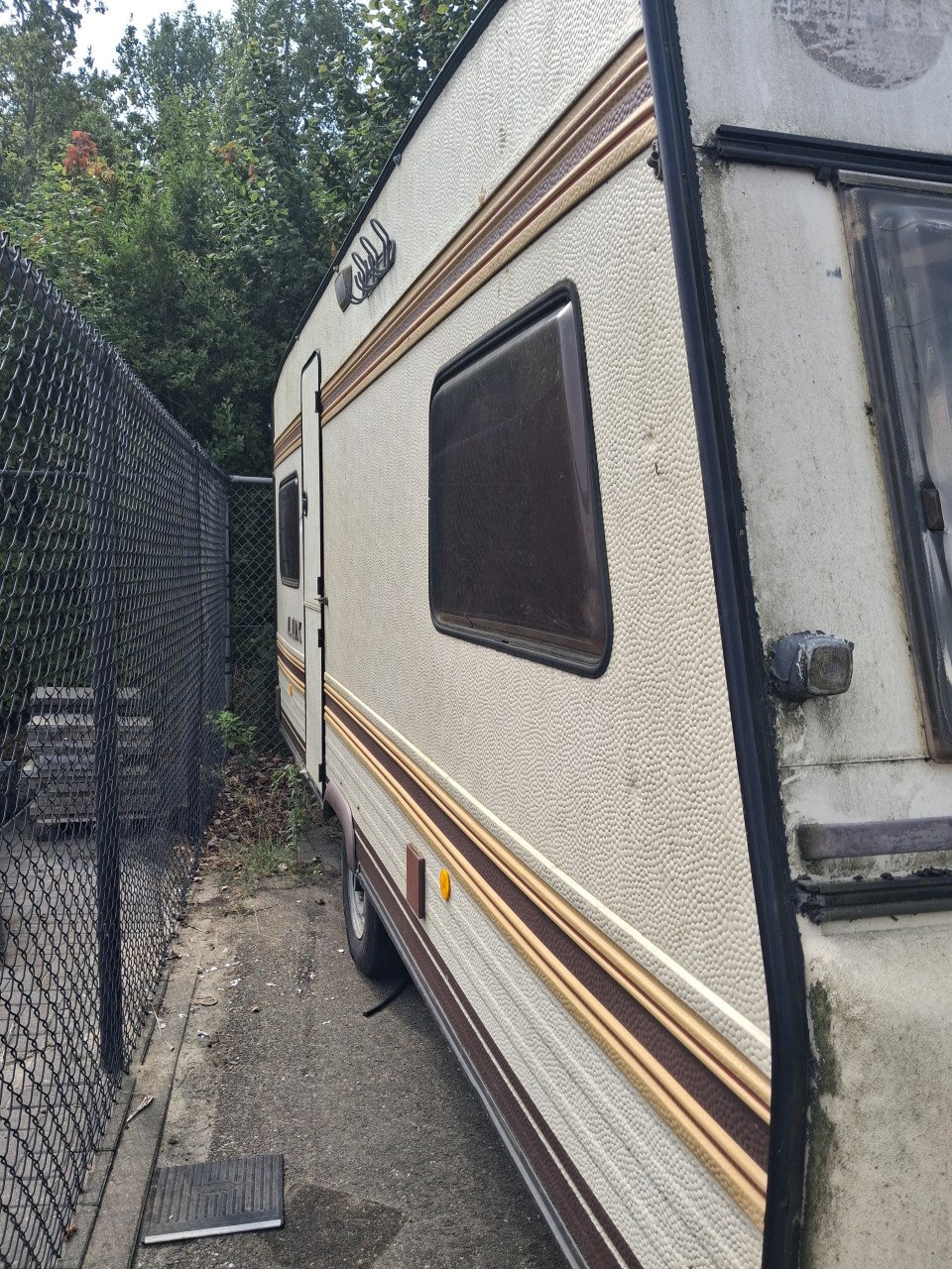 Te koop goedkope caravan