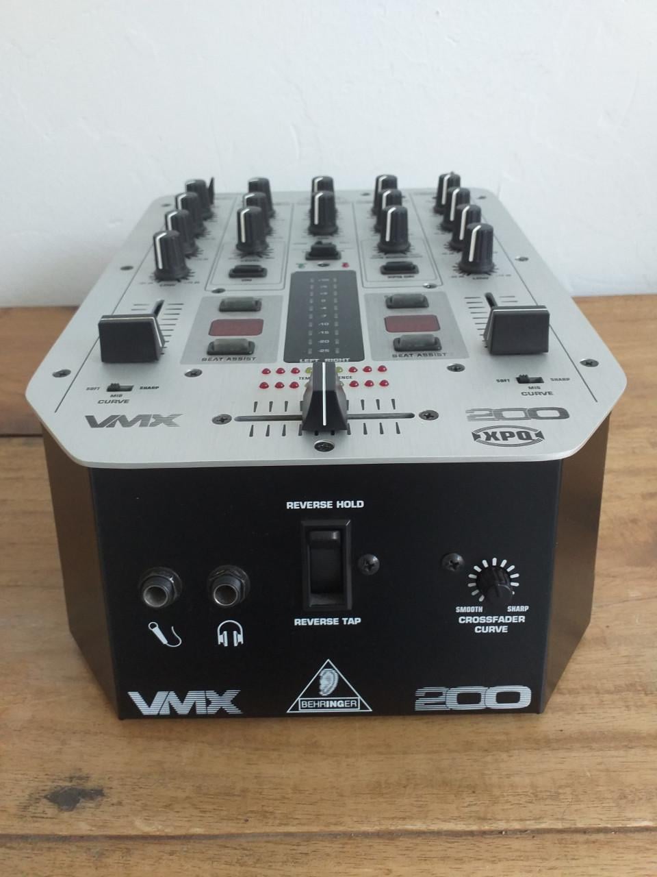 Behringer VMX200 DJ Mixer