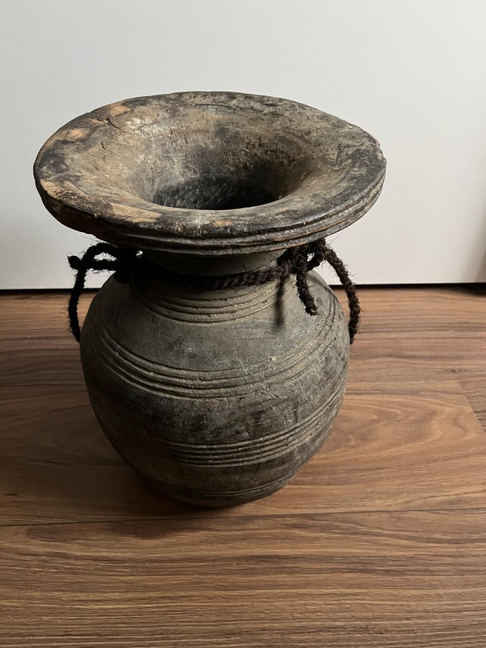 Nepalese pot nr. 8