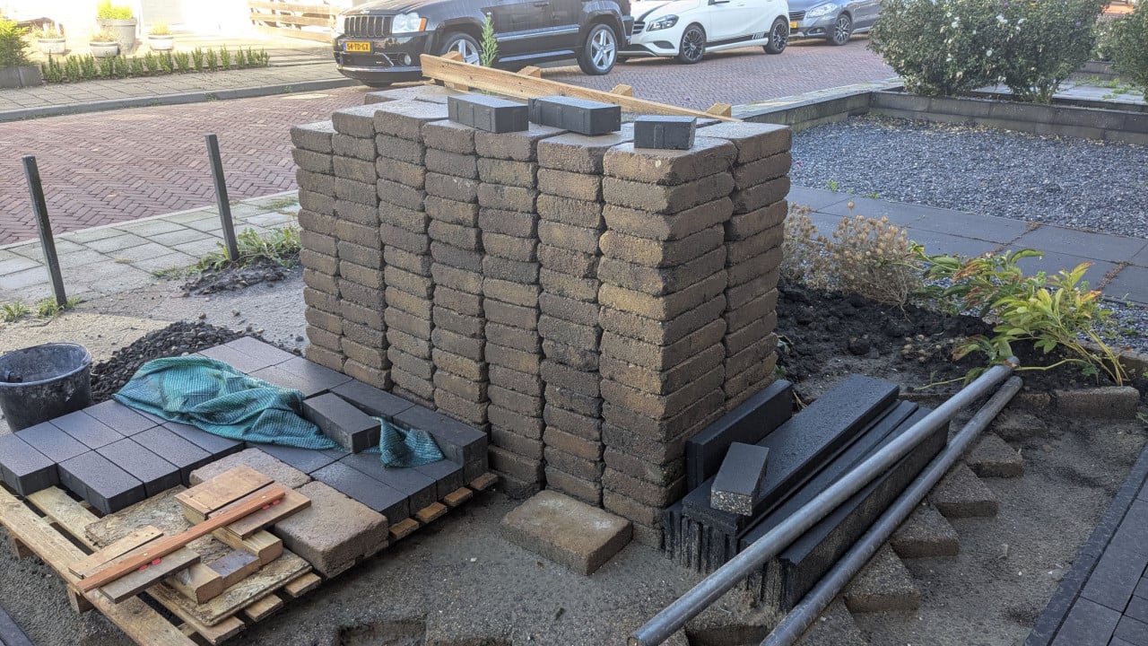 Terrastegels 20x30cm 6,5cm dik ca. 300 stuks - GRATIS