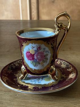 Porseleinen kop en schotel