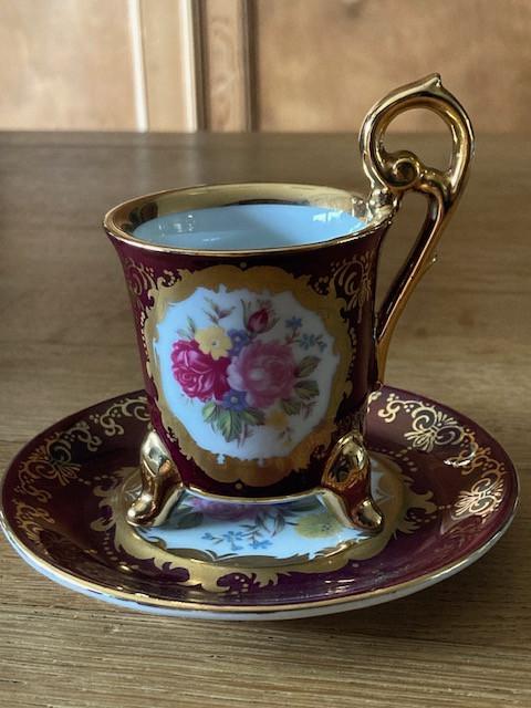 Porseleinen kop en schotel