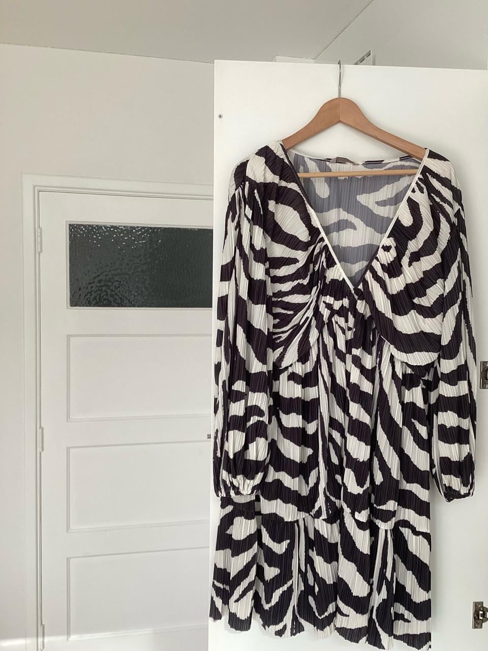 Jurk H&M 1 x gedragen maat xl maar valt groot