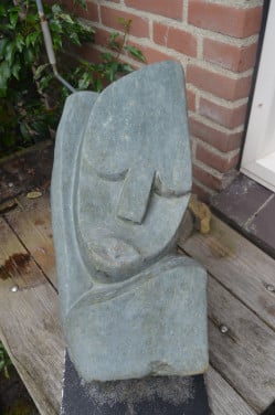 Marietje uit Tengenenge (Zimbabwe)