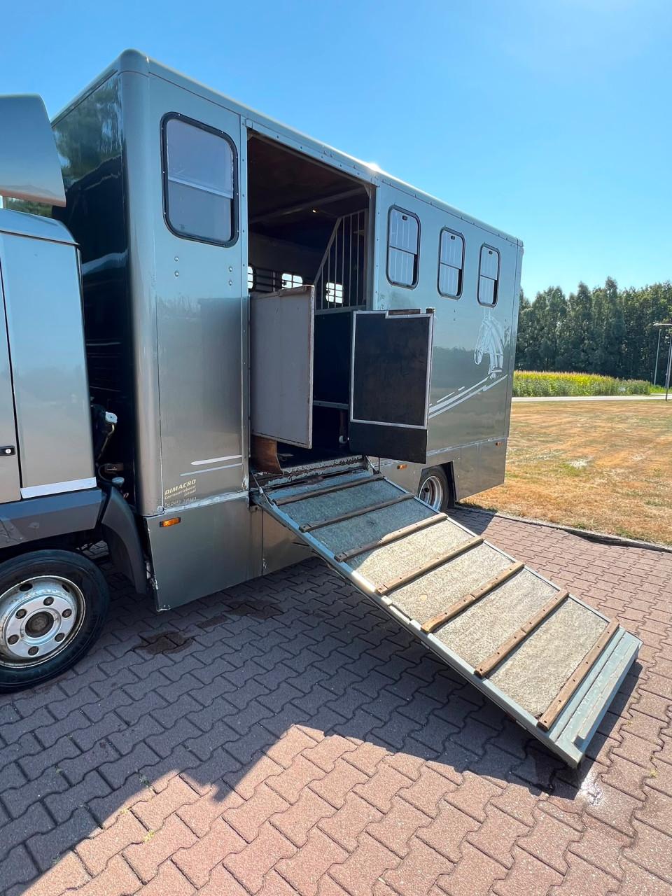 Man paarden vrachtwagen voor 3 a 4 paarden