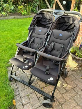 Chicco Twin Buggy – Ideaal voor een tweeling of twee kleintjes!