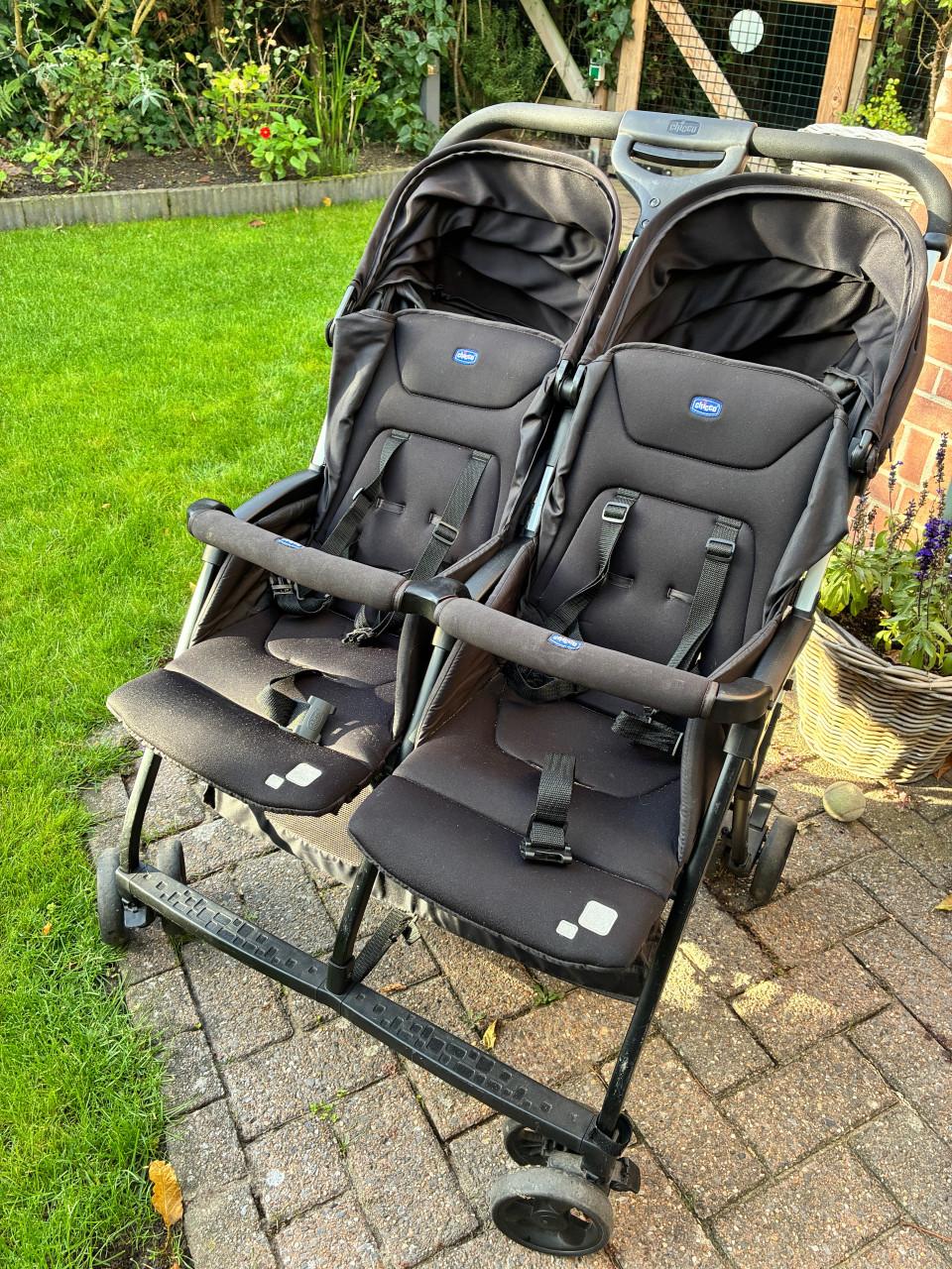 Chicco Twin Buggy – Ideaal voor een tweeling of twee kleintjes!
