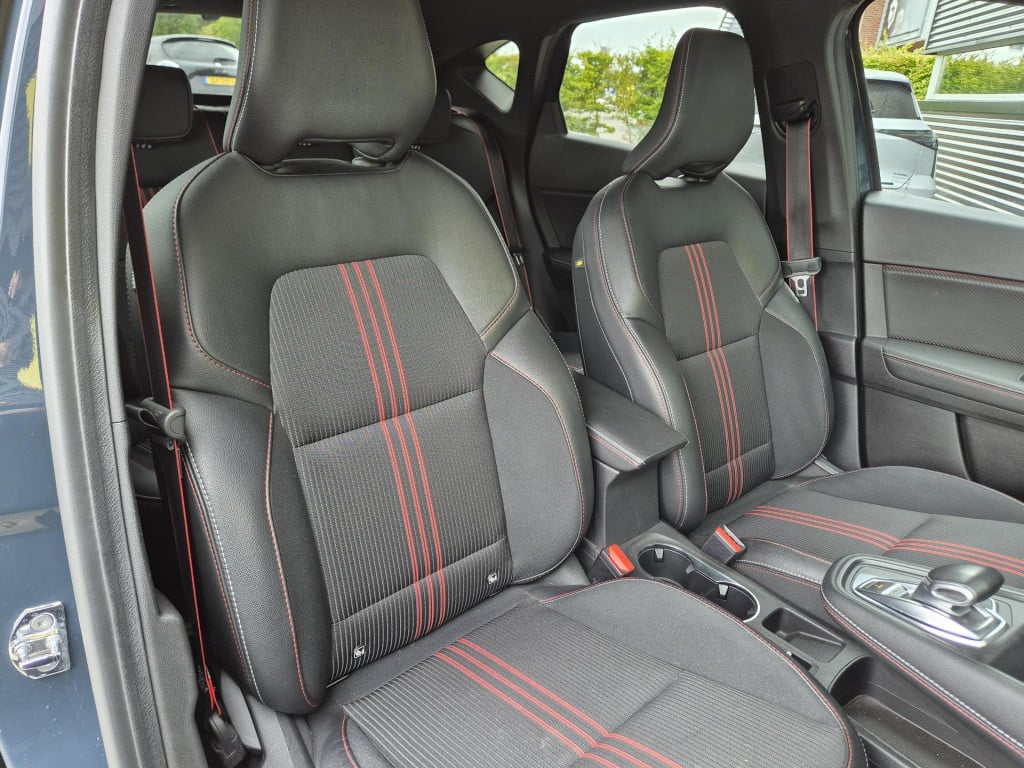 Renault Captur e-tech hybrid 145 r.s. line