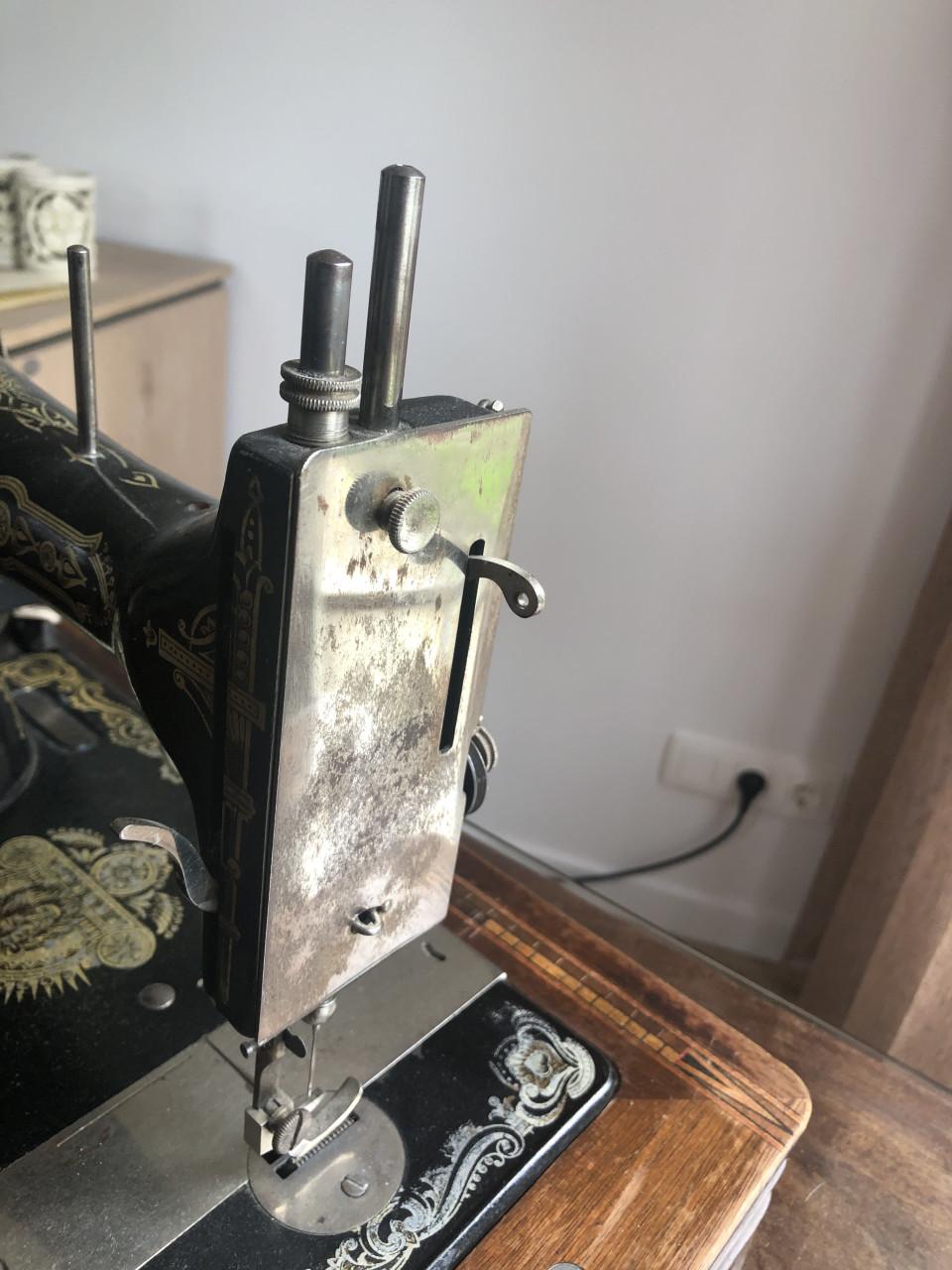 Naaimachine antiek