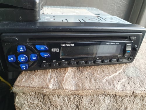 Mooie werkende SuperTech CD-1042 autoradio blauwe verlichting....