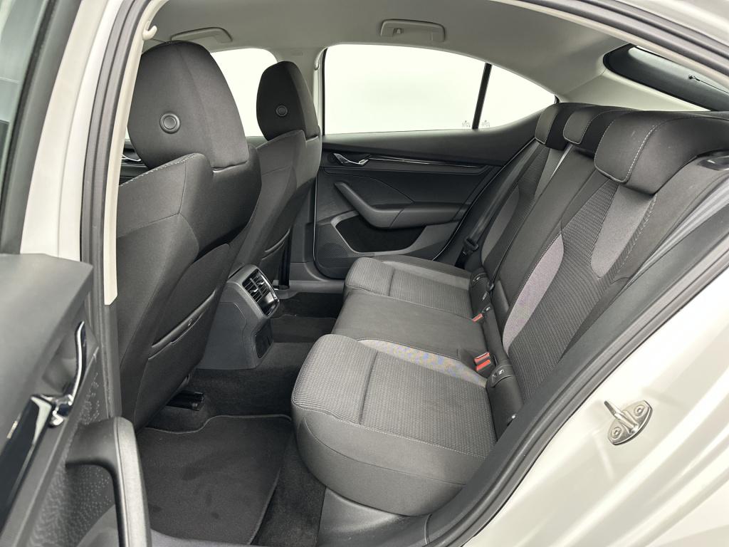Skoda Octavia 1.0 tsi ambition | digitaal dashboard | 1e eigenaar | navigat