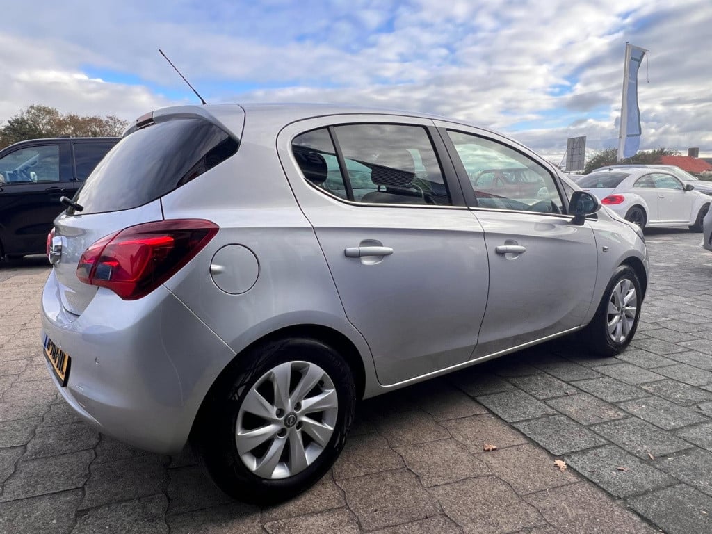 Opel Corsa 1.4 120 jaar edition, carplay, trekhaak enz. enz...
