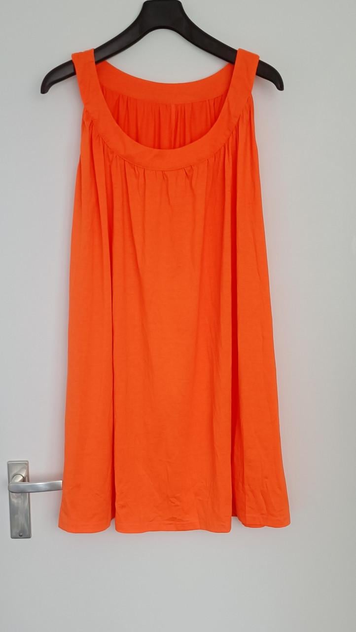 Oranje jurk. Leuk voor de voetbal of koningsdag. Maat XL.
