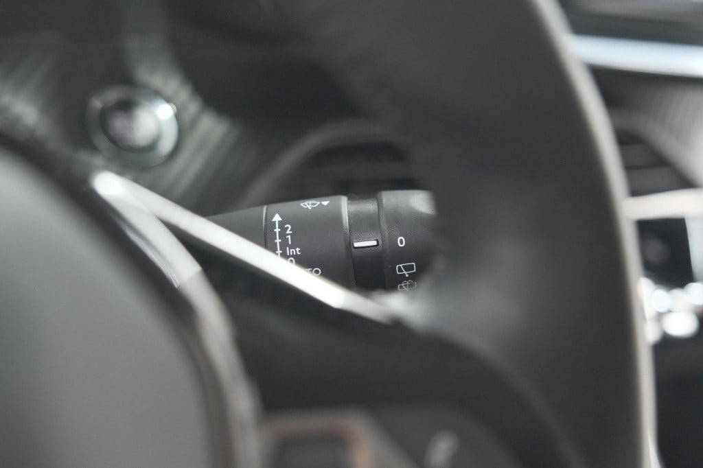 Peugeot 2008 puretech 130 allure | trekhaak | camera | navigatie | parkeers