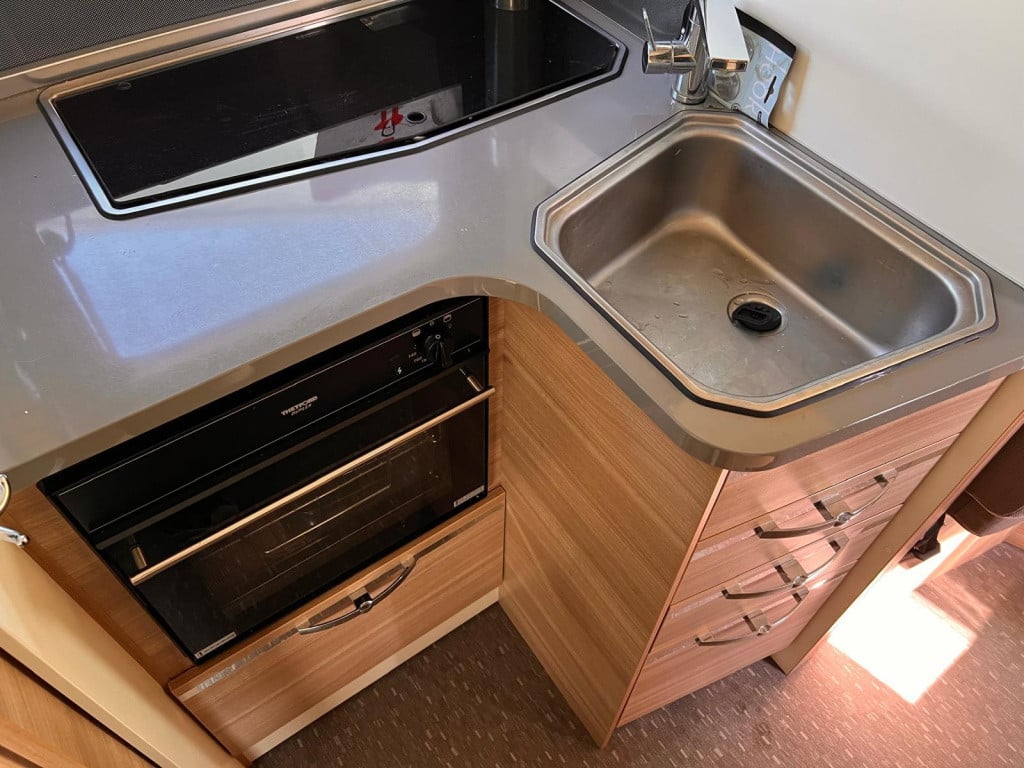 Adria Onbekend matrix m 670 sc edition50