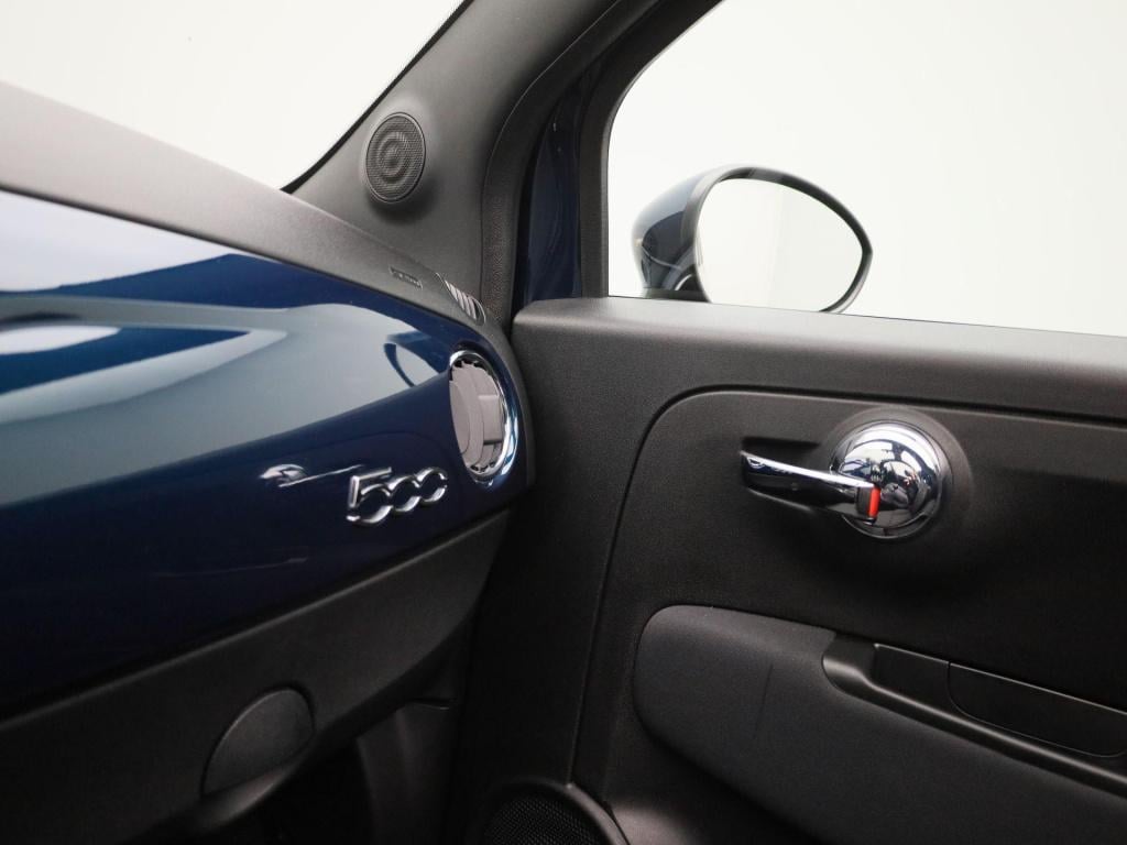 Fiat 500 C 1.0 hybrid red fiat 500 c 1.0 hybrid red