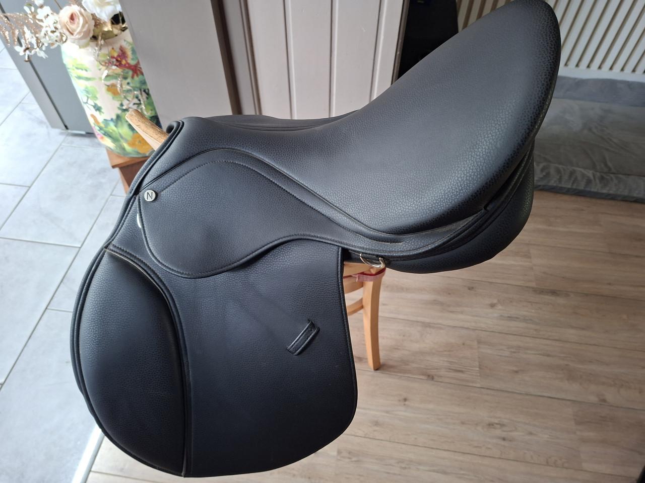 Norton Pro veelzijdigheidszadel