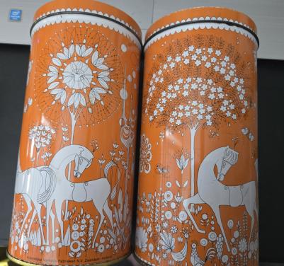 Vintage oranje Verkade beschuitbussen door Frans Mettes jaren '60-'70.