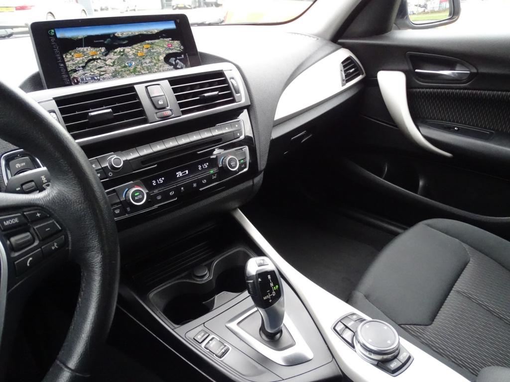 BMW 1 Serie 118i corporate lease essential automaat | led | navi