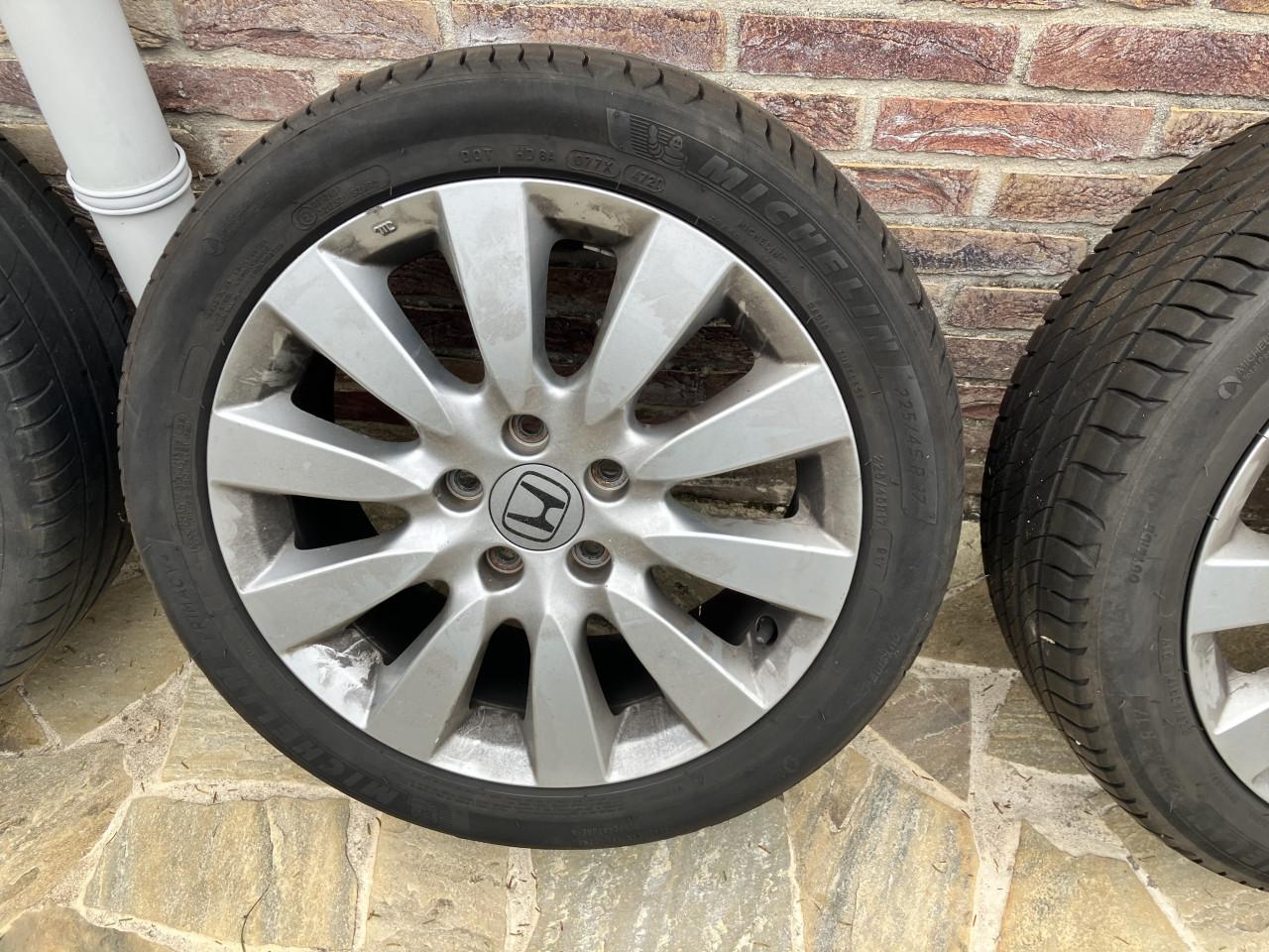 4 wielen voor bijvoorbeeld Honda Civic
