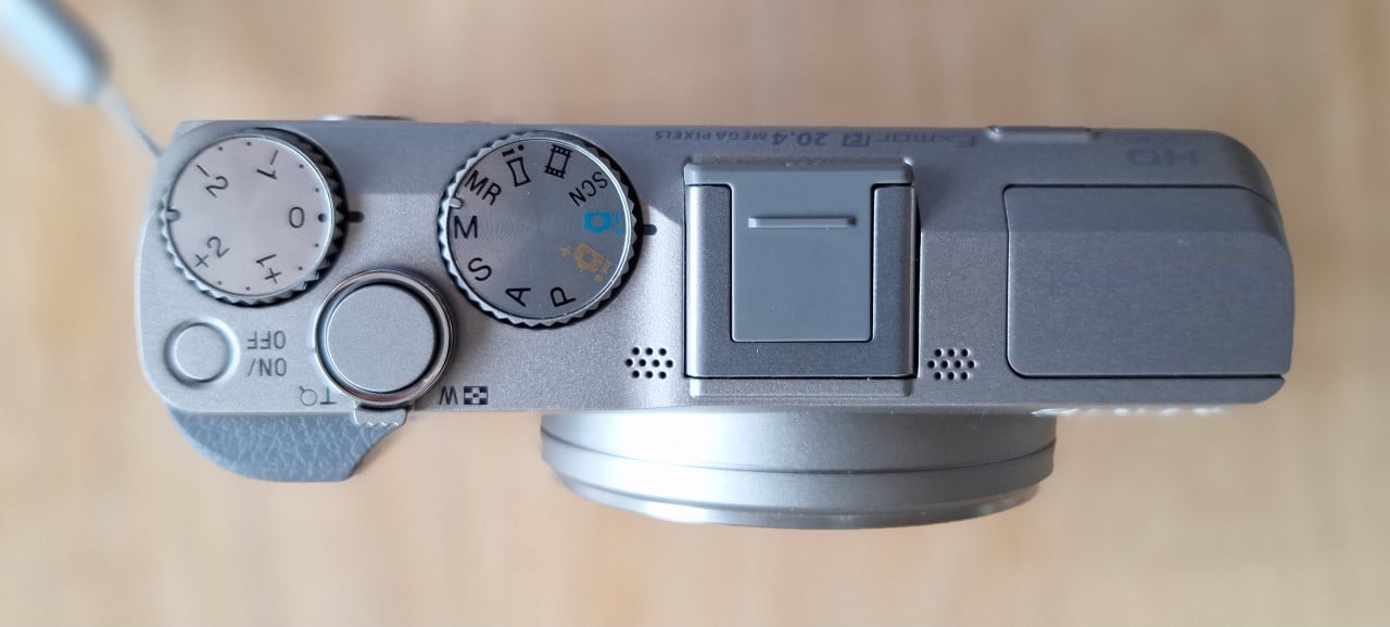 Compacte Sonycamera met zoomlens