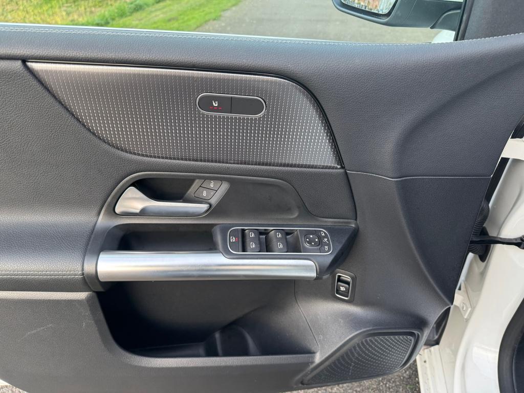 Mercedes-Benz B-Klasse 220 progressive automaat , trekhaak , panoramaschuif