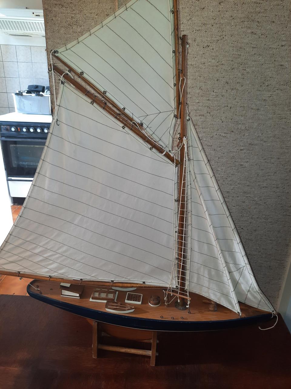 Grotere model zeilboot