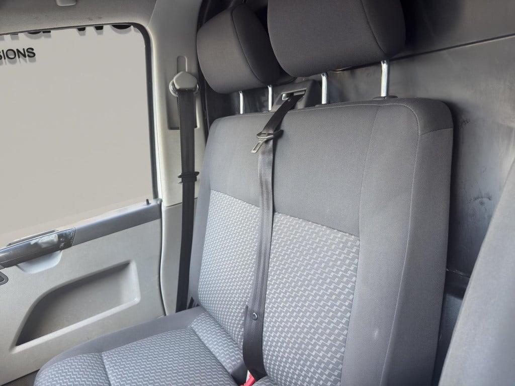 Volkswagen Transporter 2.0 tdi l2h1 airco 140pk stoelverwarming 3 zits