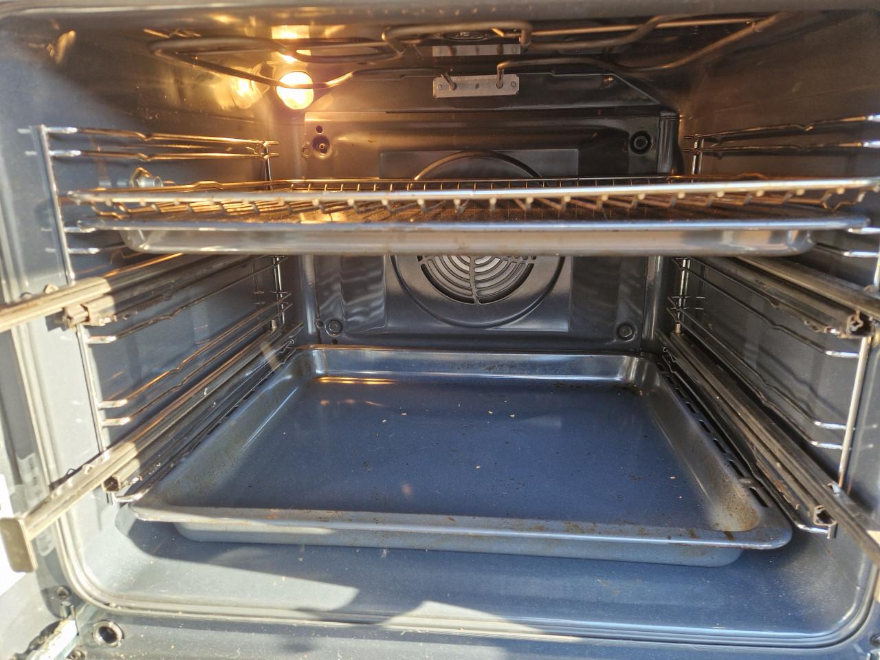 Ikea oven met stoomfunctie. Zo goed als nieuw. Goedkoop!!